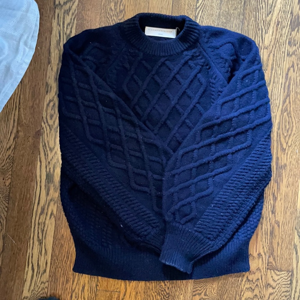 Wool navy sweater with puff sleeves